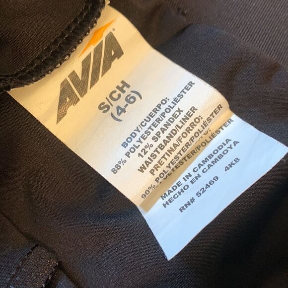 AVIA, ladies running shorts, liner, no pockets, size small 3-5 - Picture 2 of 8